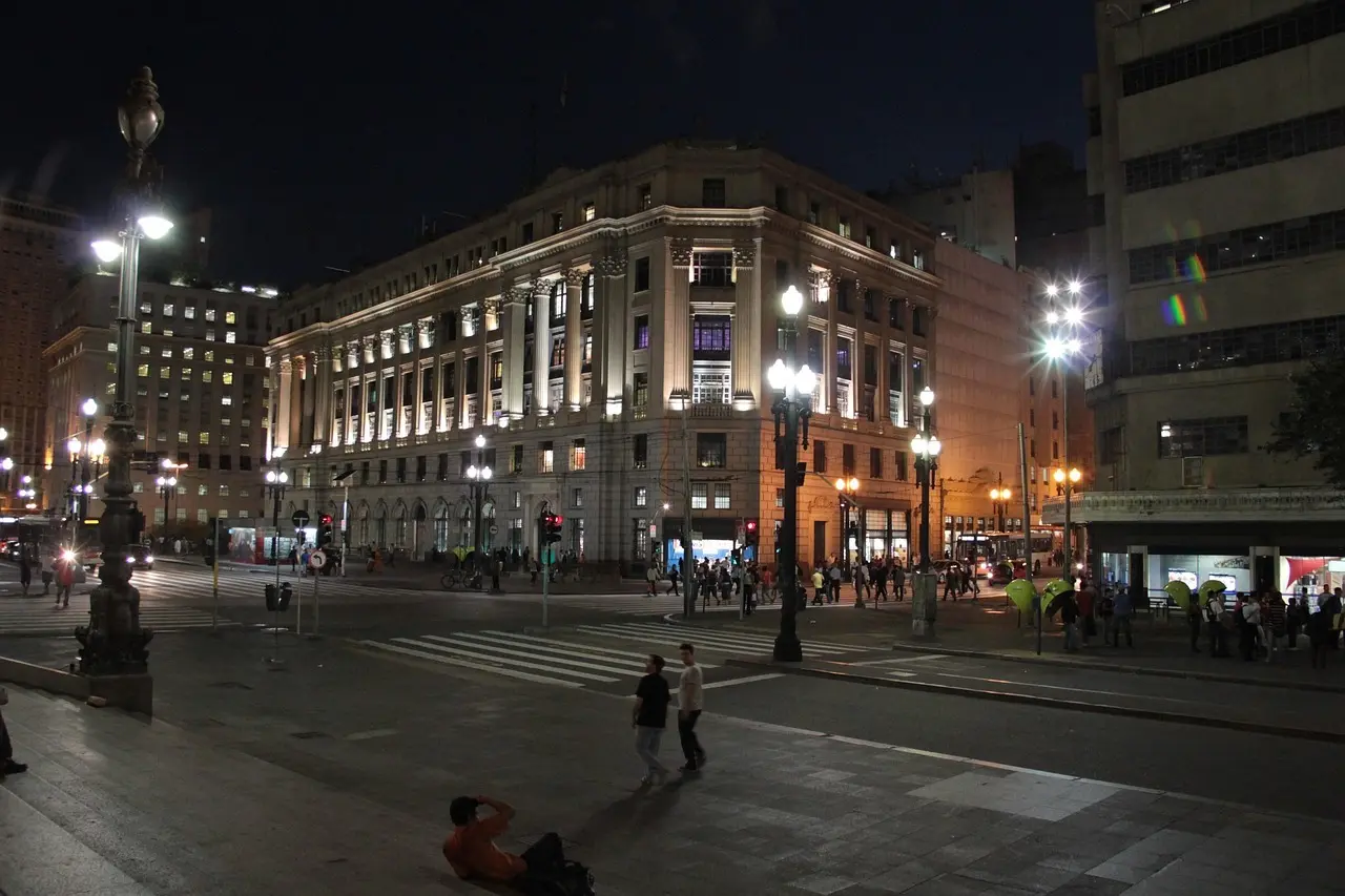 Hvordan er vejret i São Paulo i uge 8?