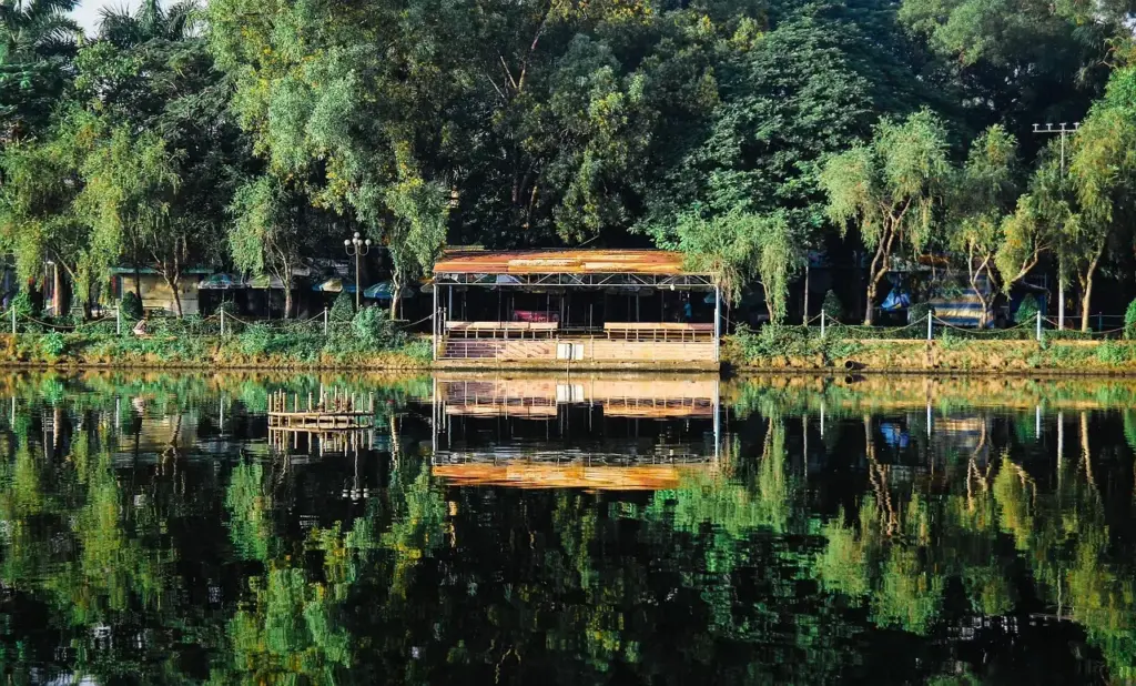 Sene afgørelser, VAR-drama og stærke udebanesejre: Overblik over Serie A runde 10