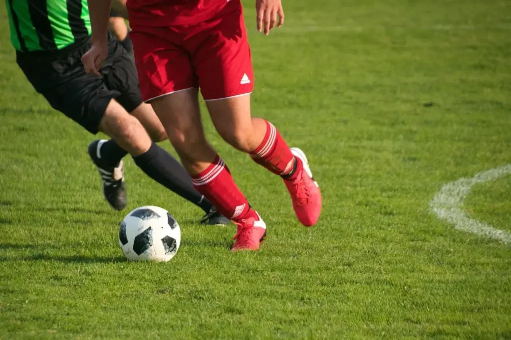 Serie C 2025 – Runde 6: Målrige udsving, røde kort og taktiske justeringer i en dramafyldt weekend