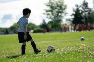 Serie B 2025 – Runde 15: Smalle sejre, tre målløse opgør og VAR i centrum