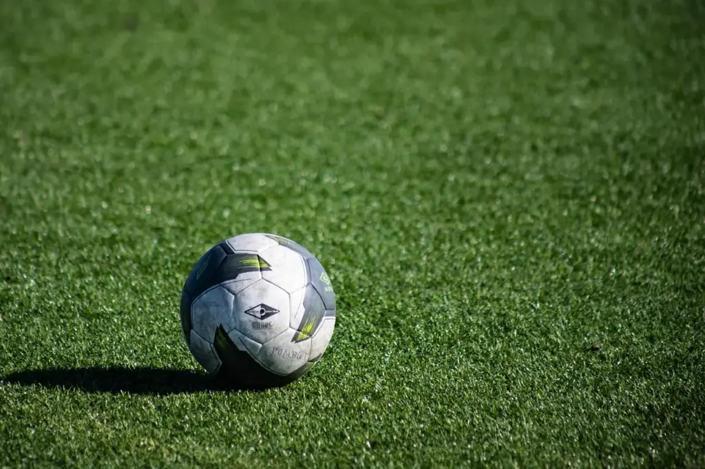 Serie A 2025 – runde 33 samlet på fodboldibrasilien.dk: sene scoringer, faste strukturer og afgørende øjeblikke