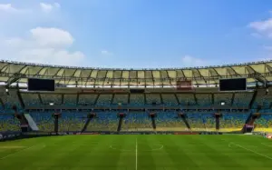 Smalle sejre, rødt drama og sene afgørelser – overblik over Serie B 2026 runde 10